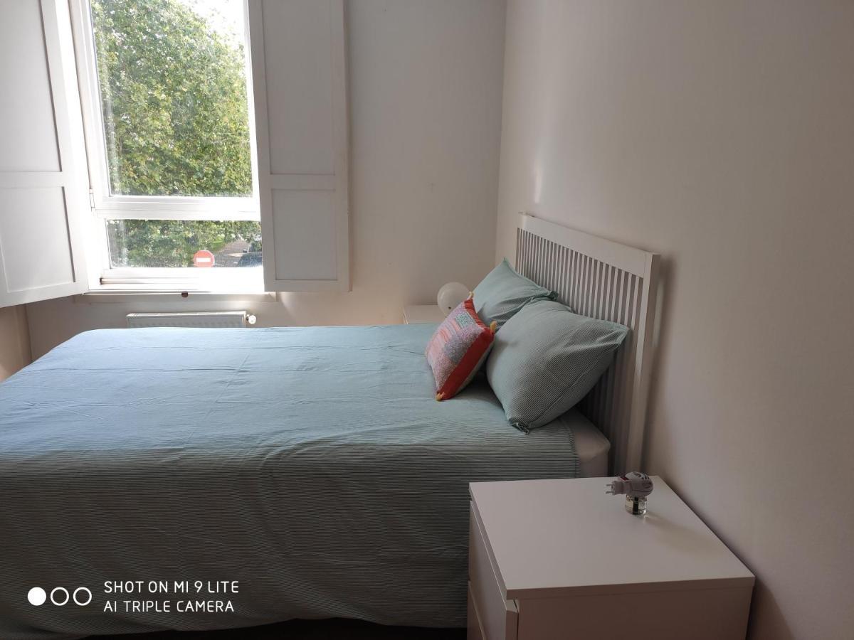 אוליירוס Luminoso Y Acogedor Apartamento En La Playa מראה חיצוני תמונה
